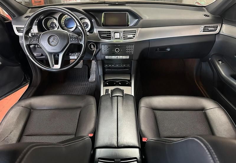Schwarz Gebraucht 2015 Mercedes E220 Kombi | 12.000 € (Guter Preis) - Bild 1/4