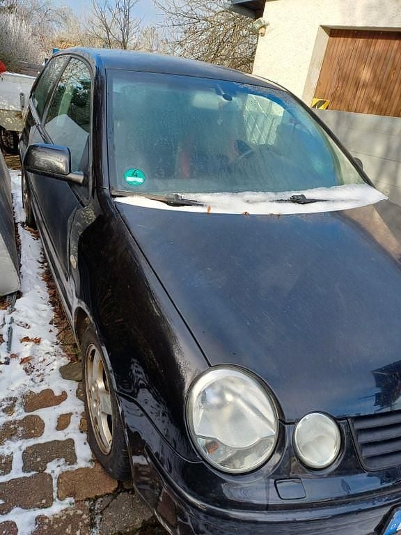 Gebraucht VW Polo Basis 75 PS (55 kW) 2004 Schwarz Kleinwagen