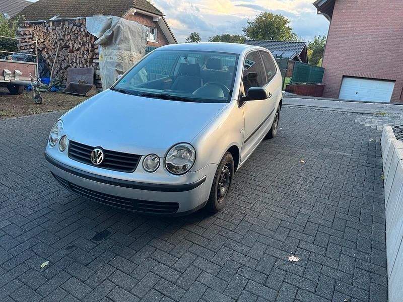 Silber Gebraucht 2003 VW Polo Kleinwagen | 999 € (Guter Preis) - Bild 1/4