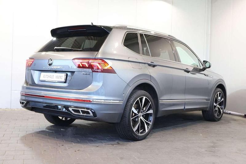 Gebraucht VW Tiguan Allspace R-line 245 PS (180 kW) 2022 Grau SUV