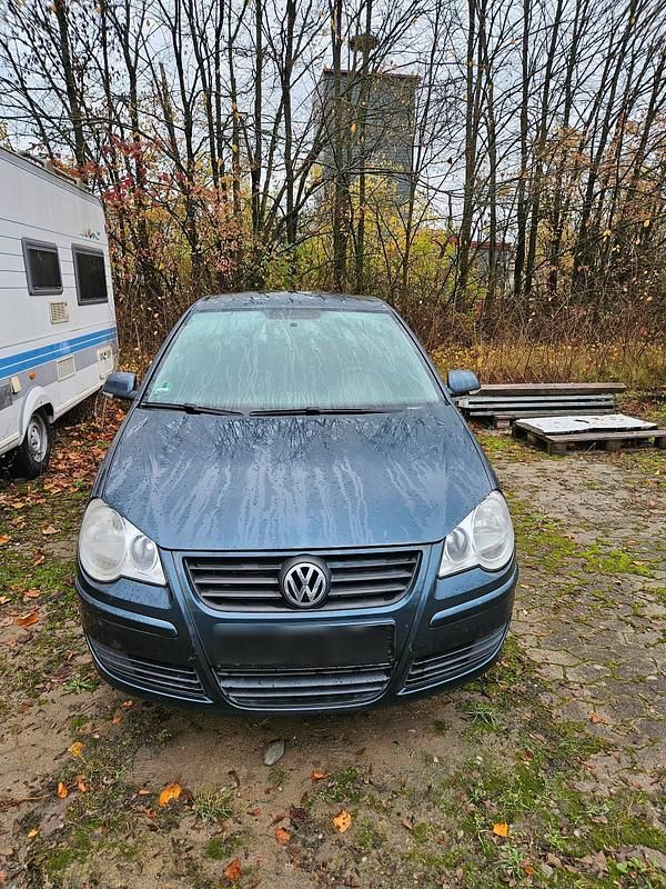 Grau Gebraucht 2009 VW Polo Limousine | 1.150 € (Guter Preis) - Bild 1/4