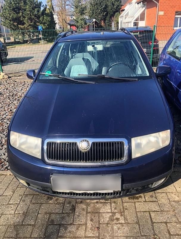 Blau Gebraucht 2001 Skoda Fabia Kleinwagen | 350 € (Superpreis) - Bild 1/4