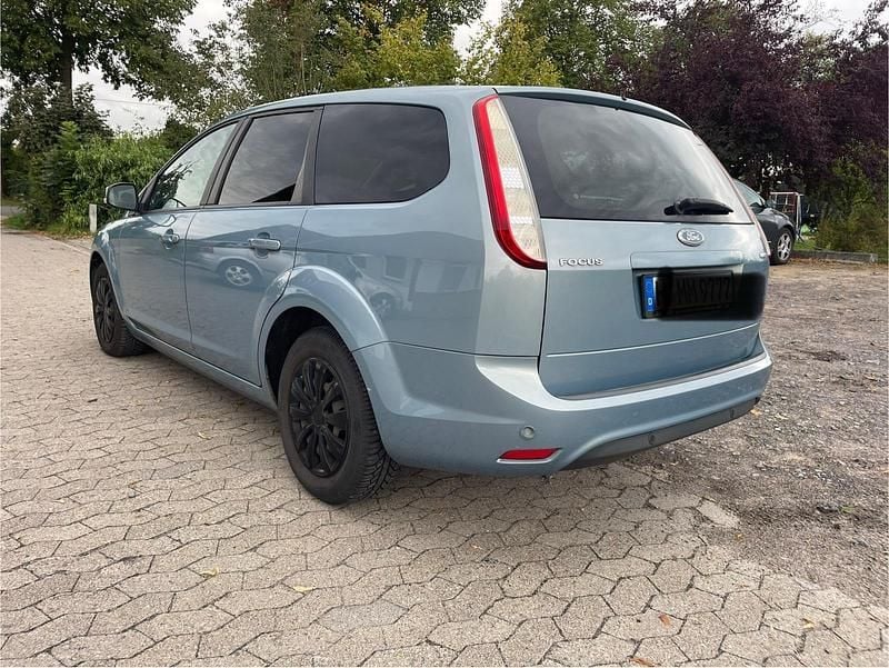 Usata Ford Focus 109 CV (80 kW) 2009 Andere farben Station wagon