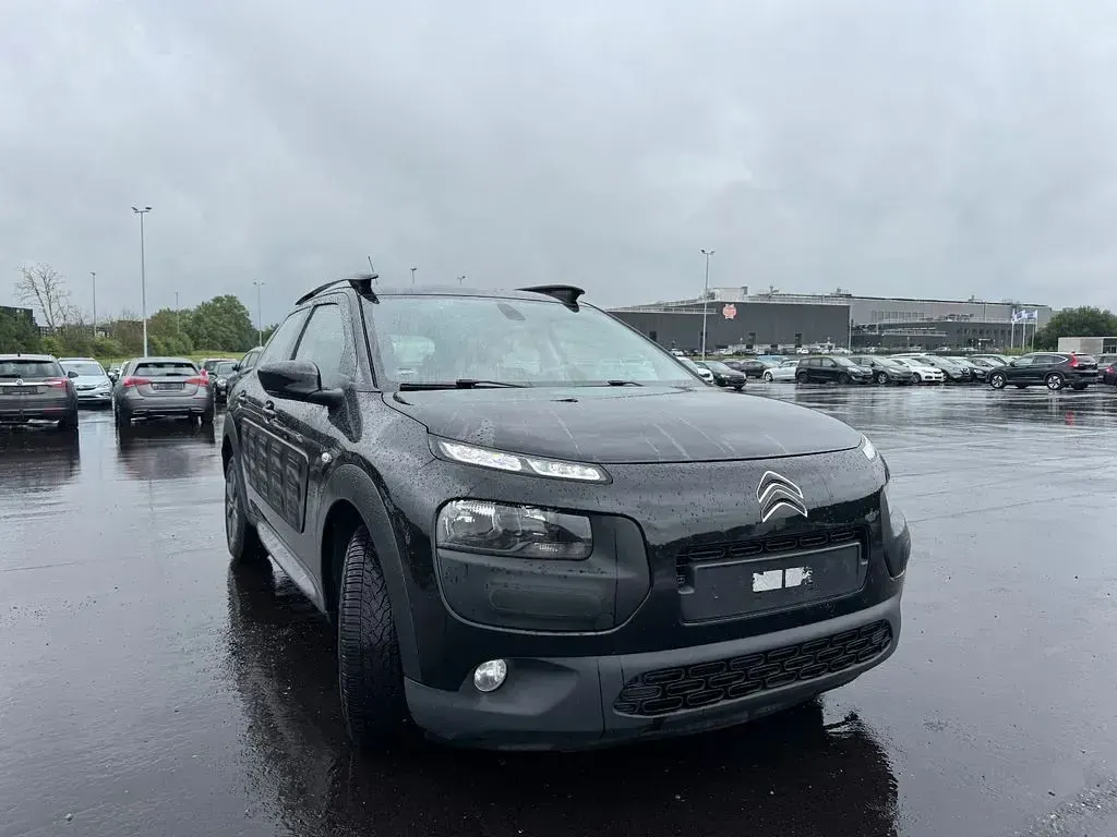 Gebraucht Citroën C4 Feel 99 PS (72 kW) 2017 Schwarz Limousine