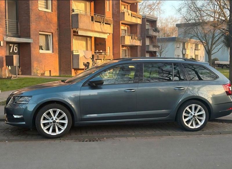 Gebraucht Skoda Octavia Clever 150 PS (110 kW) 2018 Grau Kombi