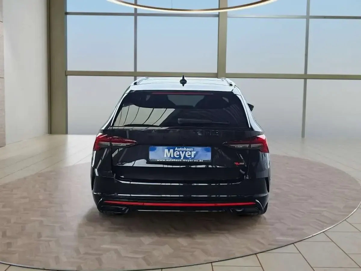 Neu Skoda Octavia RS 265 PS (194 kW) 2026 Black magic Kombi