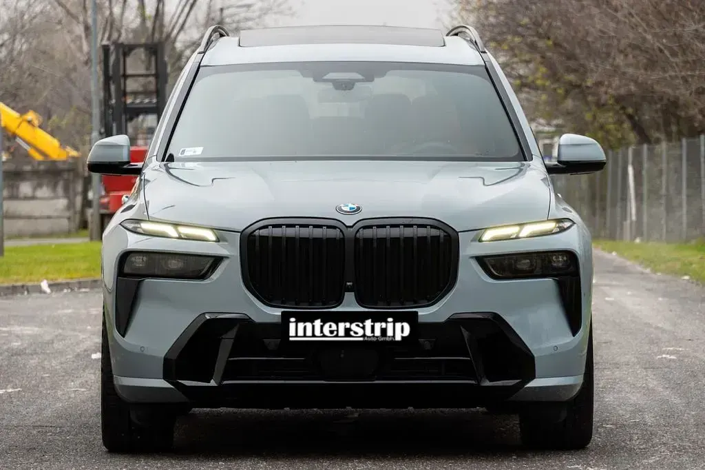 Gebraucht BMW X7 M Sport 352 PS (258 kW) 2025 Grau SUV