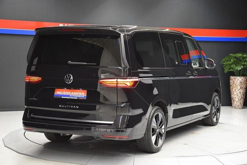 Gebraucht VW T7 Style 150 PS (110 kW) 2024 Schwarz Van
