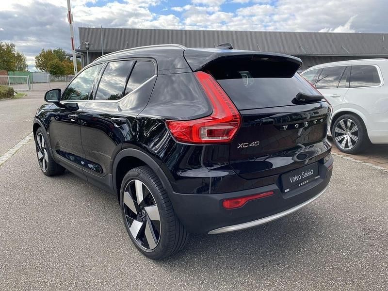 Gebraucht Volvo XC40 Plus 261 PS (191 kW) 2022 Onyx black / metallic SUV