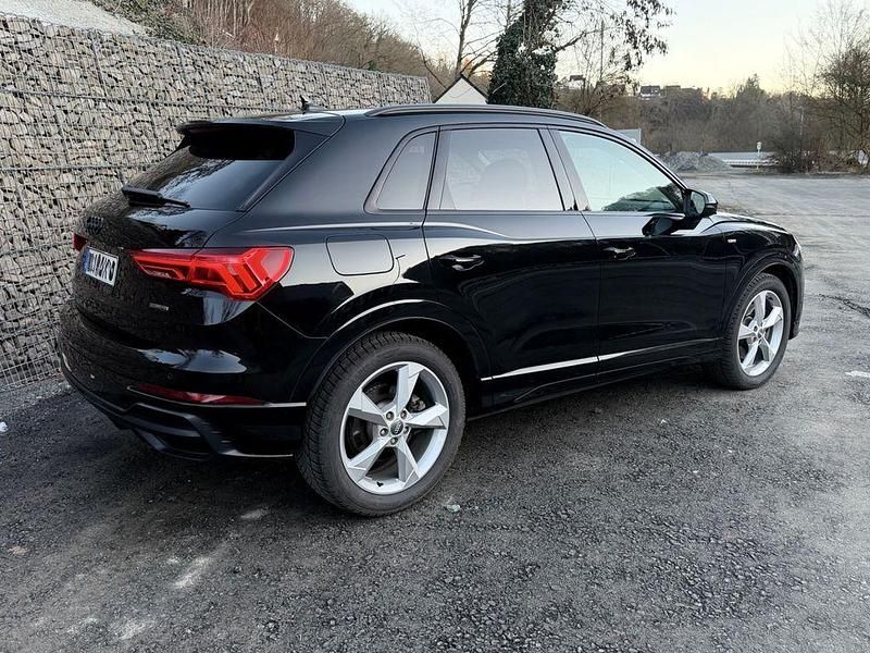 Gebraucht Audi Q3 S-Line 190 PS (139 kW) 2019 Schwarz SUV