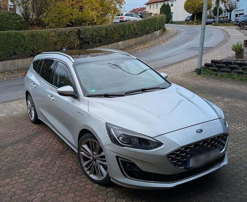 Silber Gebraucht 2021 Ford Focus Vignale Kombi | 18.990 € (Fairer Preis) - Bild 1/4