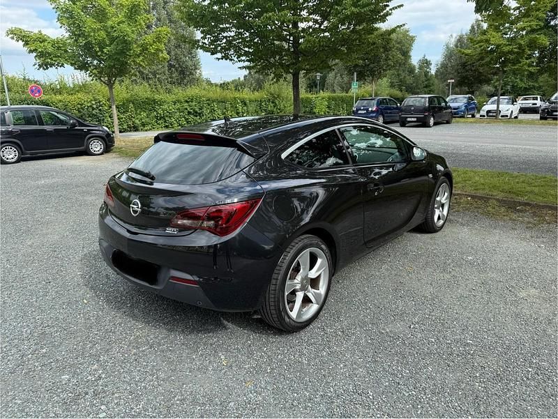 Schwarz Gebraucht 2012 Opel Astra GTC Coupé | 5.600 € (Fairer Preis) - Bild 1/4