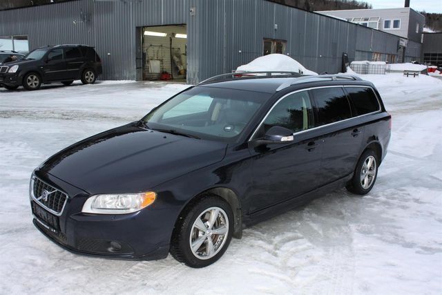 Gebraucht Volvo V70 163 PS (119 kW) 2008 Schwarz metallic Kombi