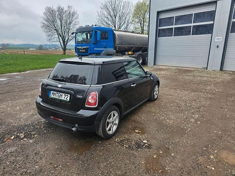 Usata Mini ONE 75 CV (55 kW) 2011 Nero Utilitaria