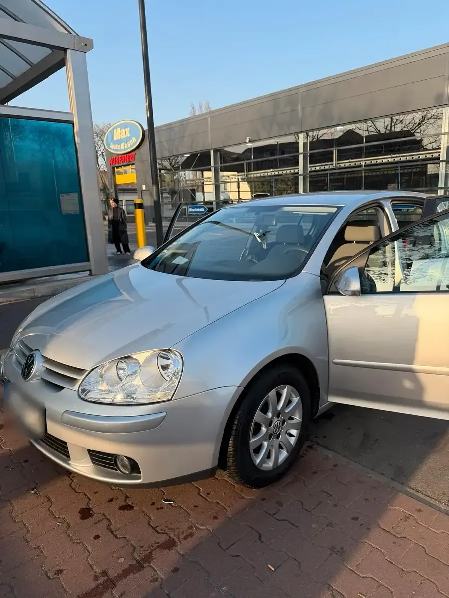 Gebraucht VW Golf V 115 PS (84 kW) 2005 Grau Kleinwagen