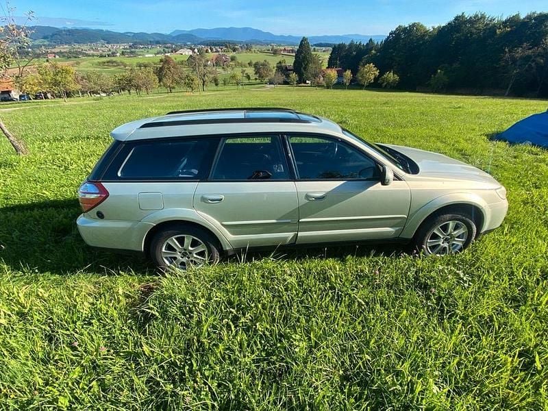 Beige Gebraucht 2007 Subaru Outback Active SUV | 2.000 € (Superpreis) - Bild 1/4