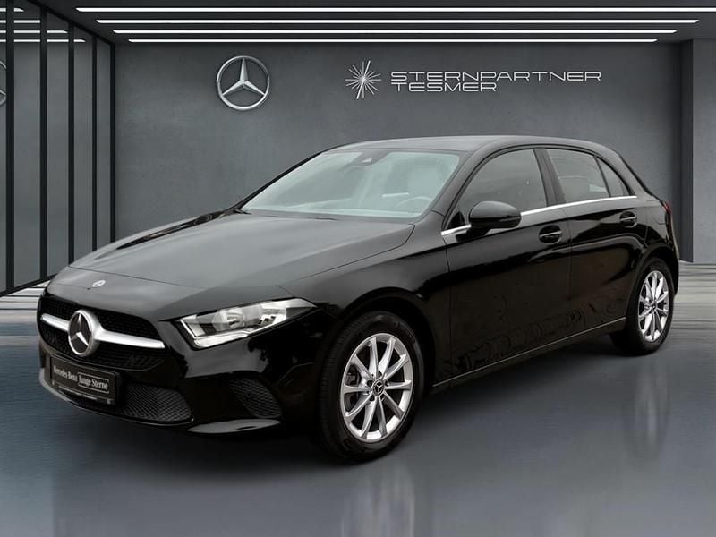 Schwarz Gebraucht 2022 Mercedes A250 Limousine | 26.450 € (Guter Preis) - Bild 1/3