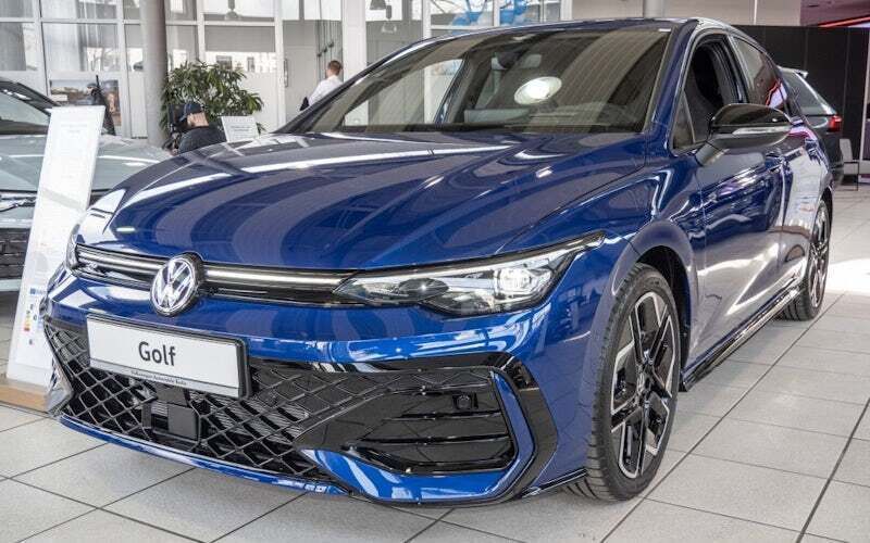 Blau Neu 2025 VW Golf VIII R-line Limousine | 46.305 € - Bild 1/4
