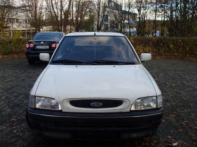 Gebraucht Ford Escort 71 PS (52 kW) 1993 Weiß Kombi