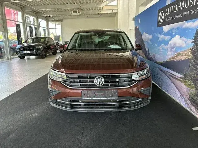 Gebraucht VW Tiguan United 150 PS (110 kW) 2021 Braun metallic SUV