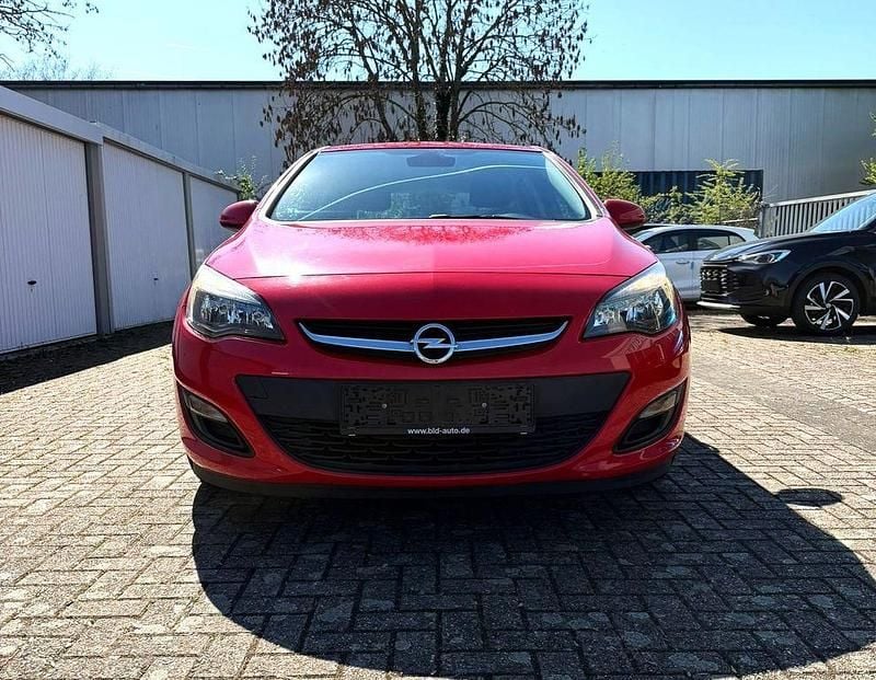 Gebraucht Opel Astra 116 PS (85 kW) 2015 Rot Limousine