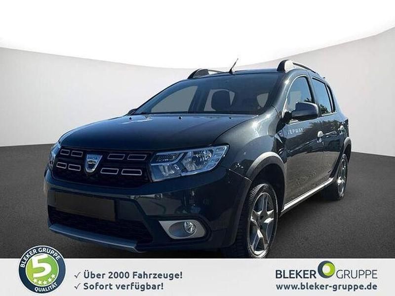 Grau Gebraucht 2020 Dacia Sandero Stepway Kleinwagen | 10.980 € (Guter Preis) - Bild 1/4