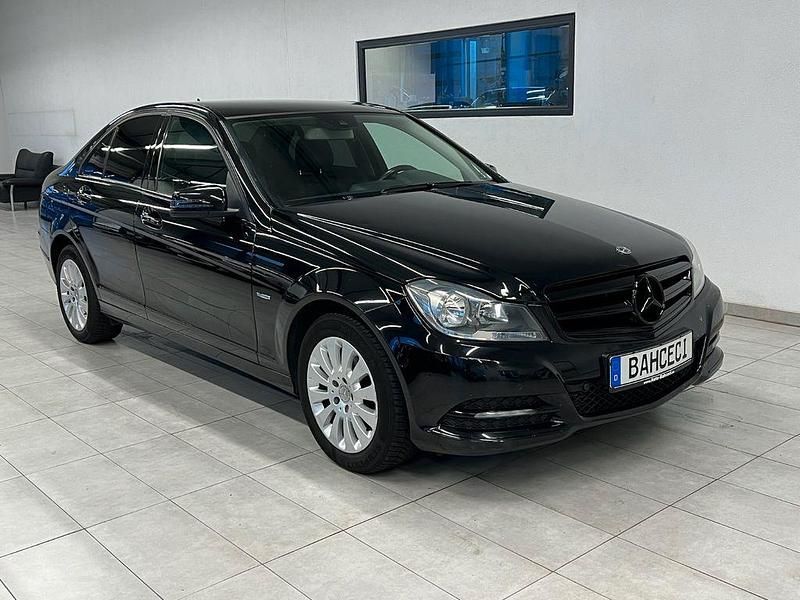Gebraucht Mercedes C200 184 PS (135 kW) 2011 Schwarz Limousine