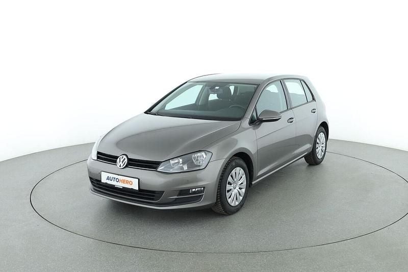 Grau Gebraucht 2014 VW Golf VII Trendline Limousine | 9.720 € (Fairer Preis) - Bild 1/3