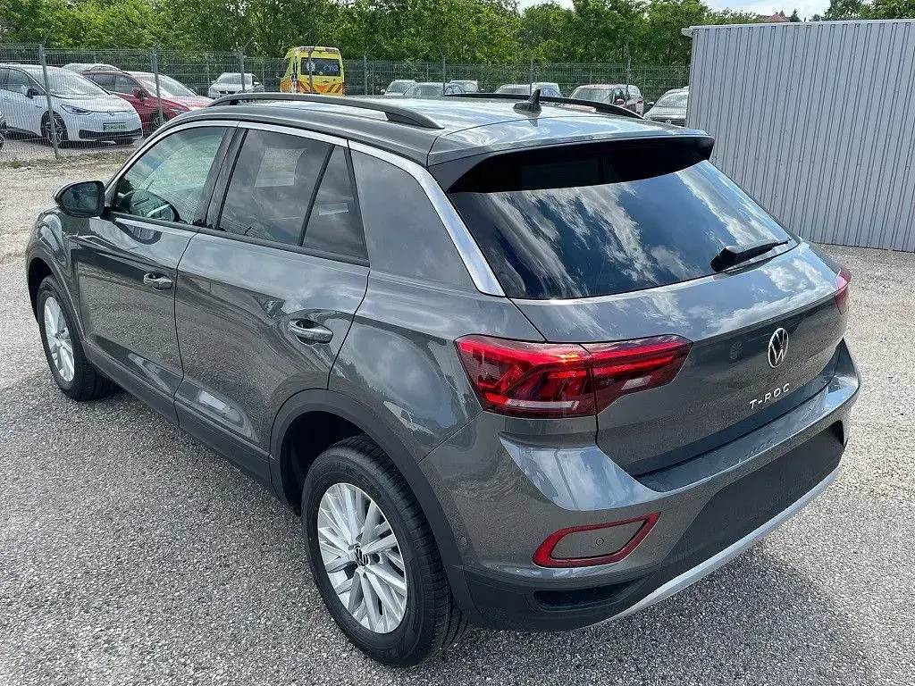 Neu VW T-Roc Life 150 PS (110 kW) 2026 Grau SUV