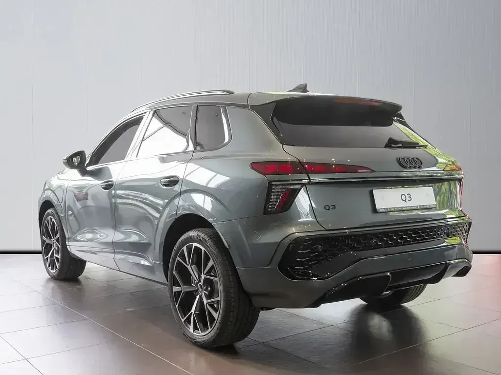 Neu Audi Q3 S-Line 200 PS (147 kW) 2026 Grün SUV