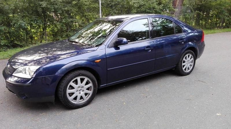 Gebraucht Ford Mondeo Ambiente 145 PS (106 kW) 2003 Blau Limousine