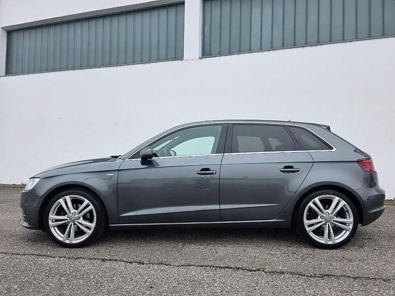 Gebraucht Audi A3 Ambition 150 PS (110 kW) 2014 Grau Limousine