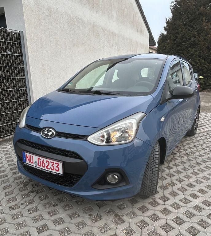 Blau Gebraucht 2015 Hyundai i10 Classic Kleinwagen | 5.999 € (Fairer Preis) - Bild 1/4
