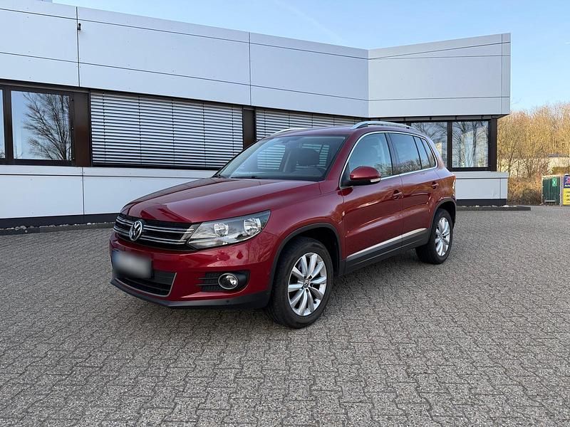 Gebraucht VW Tiguan 180 PS (132 kW) 2011 Rot SUV