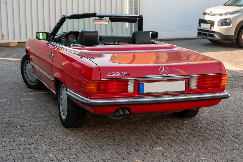 Gebraucht Mercedes SL300 179 PS (131 kW) 1987 Rot Cabrio