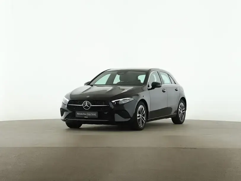 Gebraucht Mercedes A200 Progressive 163 PS (119 kW) 2025 Schwarz Limousine