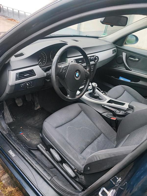 Gebraucht BMW 320 163 PS (119 kW) 2007 Kombi