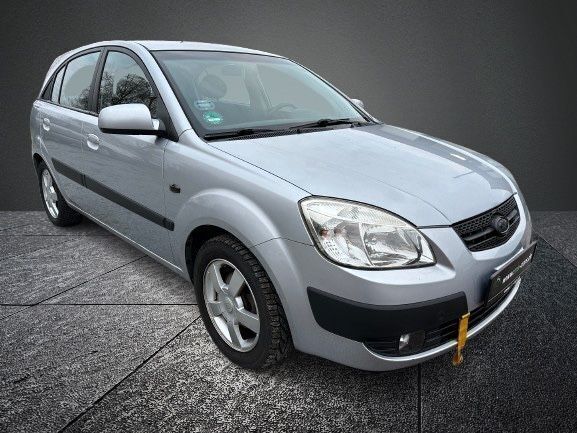 Gebraucht Kia Rio EX 97 PS (71 kW) 2005 Silber Limousine