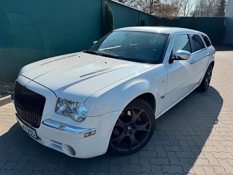 Weiß Gebraucht 2007 Chrysler 300C Kombi | 5.000 € (Etwas zu teuer) - Bild 1/4