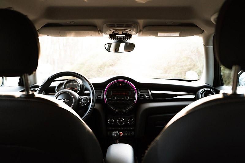 Second-hand Mini ONE 102 CP (75 kW) 2017 Negru Hatchback