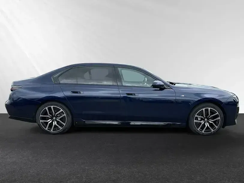 Gebraucht BMW i7 M Sport 334 kW (455 PS) 2025 Blau Limousine