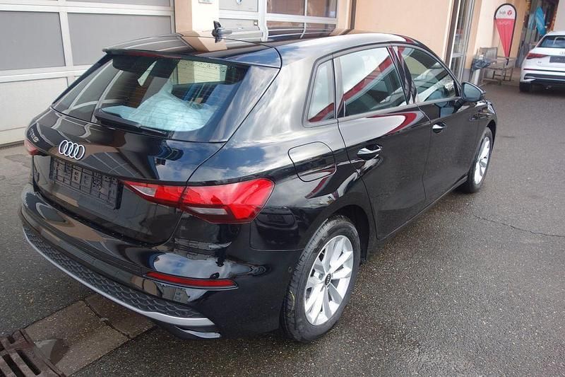 Gebraucht Audi A3 116 PS (85 kW) 2025 Weiß Limousine