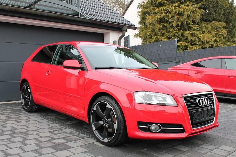 Gebraucht Audi A3 Ambiente 160 PS (117 kW) 2011 Rot Kleinwagen