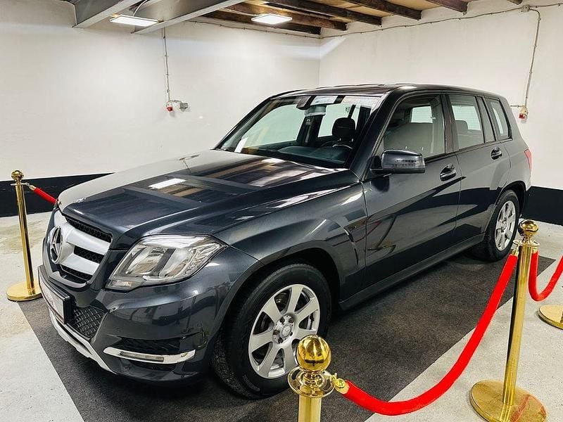 Grau Gebraucht 2012 Mercedes GLK220 SUV | 12.800 € (Fairer Preis) - Bild 1/4