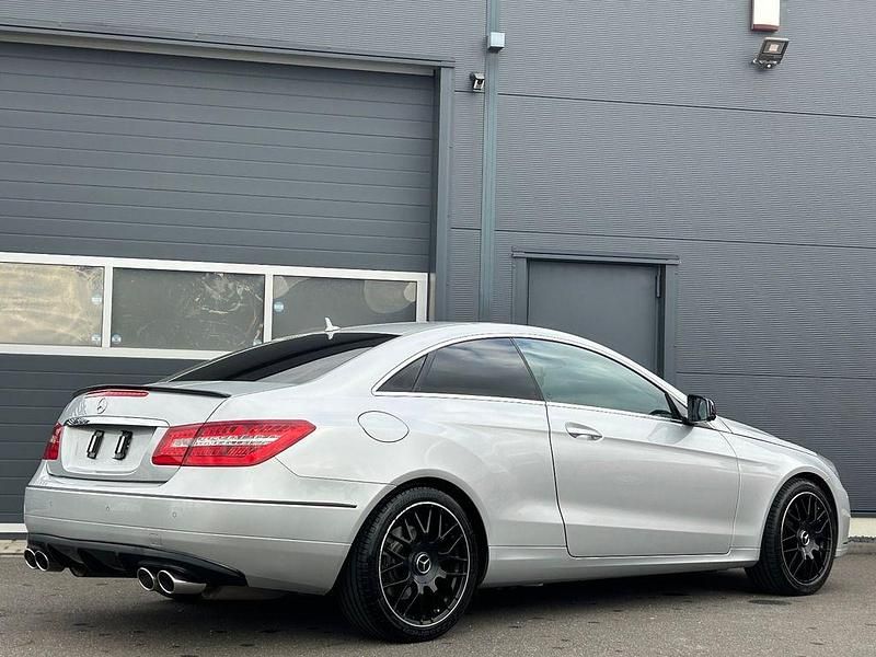 Silber Gebraucht 2012 Mercedes E250 Coupé | 13.999 € (Fairer Preis) - Bild 1/4