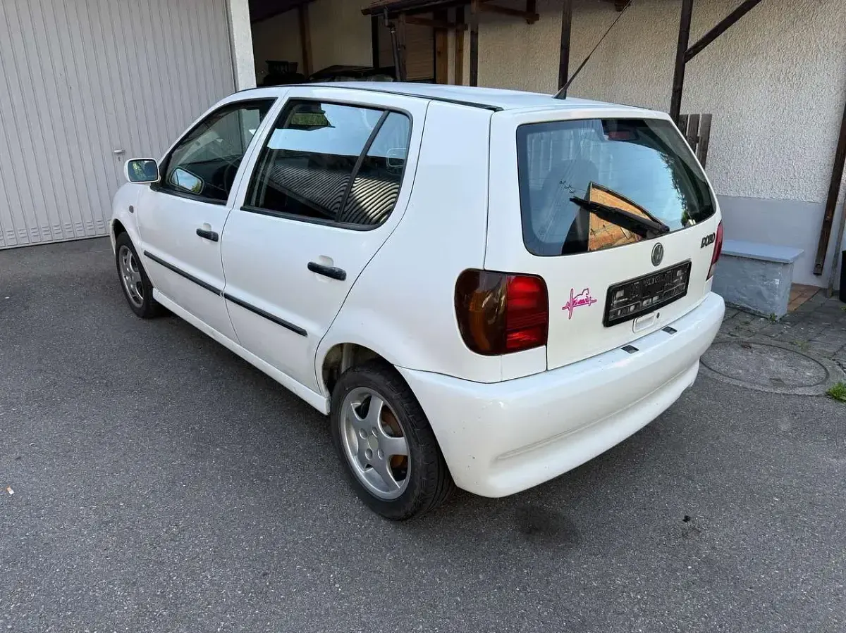 Gebraucht VW Polo 60 PS (44 kW) 1999 Weiß Limousine
