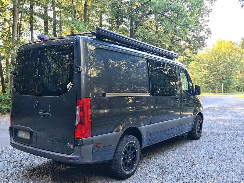 Gebraucht Mercedes Sprinter 143 PS (105 kW) 2018 Grau Van