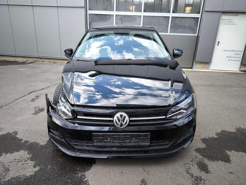 Gebraucht VW Polo Comfortline 75 PS (55 kW) 2018 Schwarz Kleinwagen