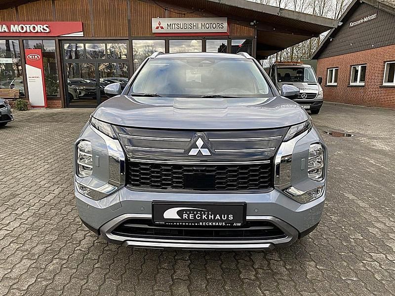 Neu Mitsubishi Outlander P-HEV Edition 306 PS (225 kW) 2025 Grau SUV