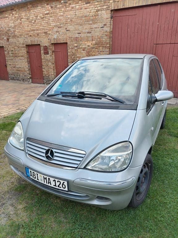Silber Gebraucht 2002 Mercedes A140 Elegance Van / Kleinbus | 799 € (Guter Preis) - Bild 1/4